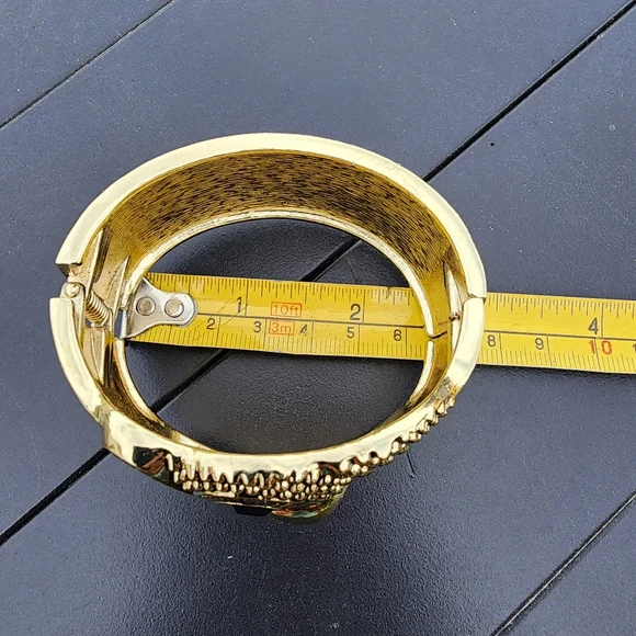 Chunky statement fashion costume jewelry owl bracelet - Picture 3 of 3